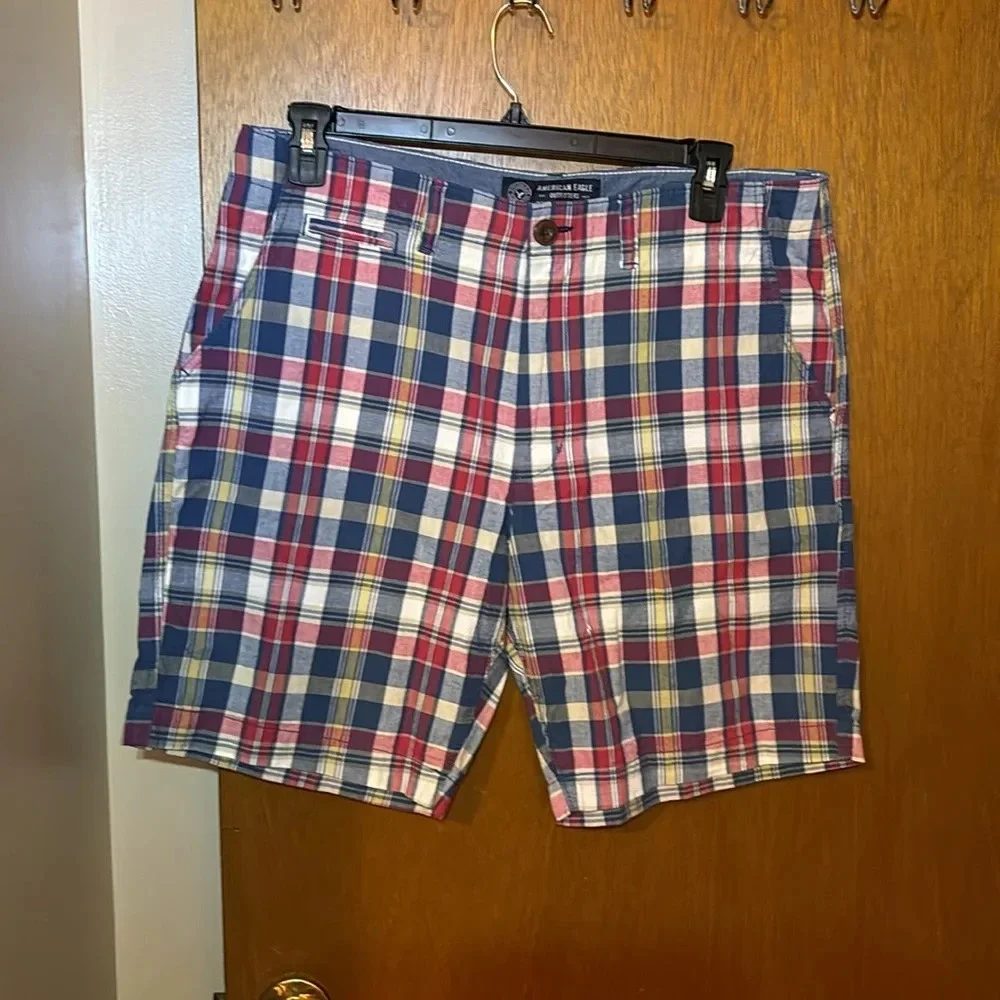 American Eagle Men’s Shorts Size 34